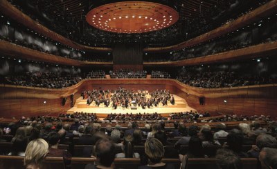 Národní symfonický orchestr polského rozhlasu Katovice ve svém domácím sálu.