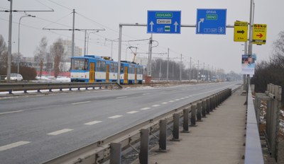 Během výstavby mostů bude v Plzeňské ulici od dubna do poloviny září zrušena tramvajová doprava. Foto: R. Stejskal 