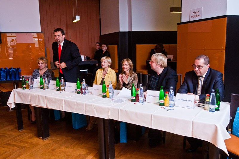 Členové odborné skupiny pro udělování stipendií