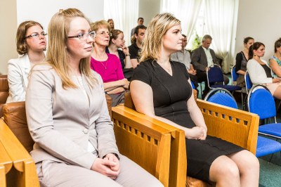 Prezentace ze své činnosti připravily i stipendistky (zleva) Hana Lukšová a Kateřina Vařechová. Foto: J. Zerzoň