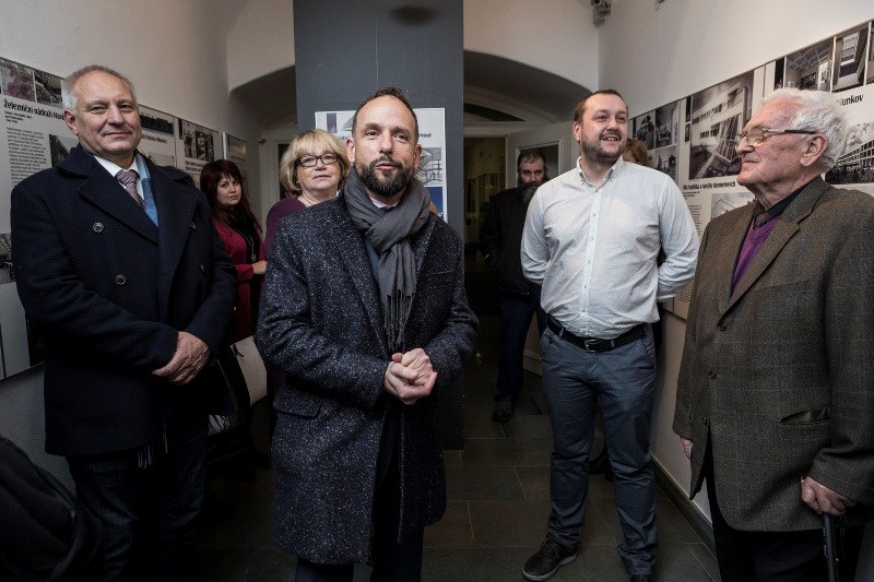 Primátor Tomáš Macura zahájil architektonickou výstavu v Ostravském muzeu. Primátor Tomáš Macura zahájil architektonickou výstavu v Ostravském muzeu.