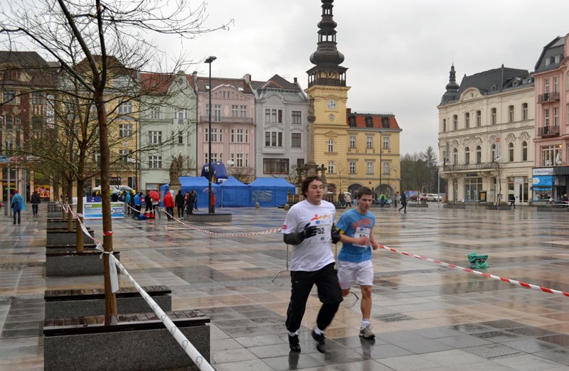 Trať vedla po Masarykově náměstí