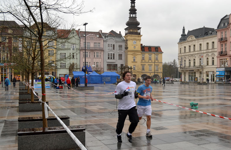Trať vedla po Masarykově náměstí