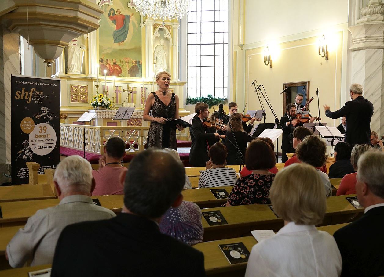 Koncerty Svatováclavského hudebního festivalu se odehrávají v kostelích a nabízejí tak divákům jedinečnou atmosféru. Foto: SHF Koncerty Svatováclavského hudebního festivalu se odehrávají v kostelích a nabízejí tak divákům jedinečnou atmosféru. Foto: SHF
