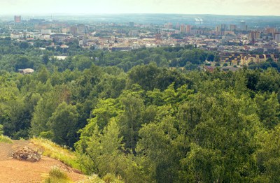Při pohledech shora je Ostrava neuvěřitelně zelené město. Snímek archiv MMO.