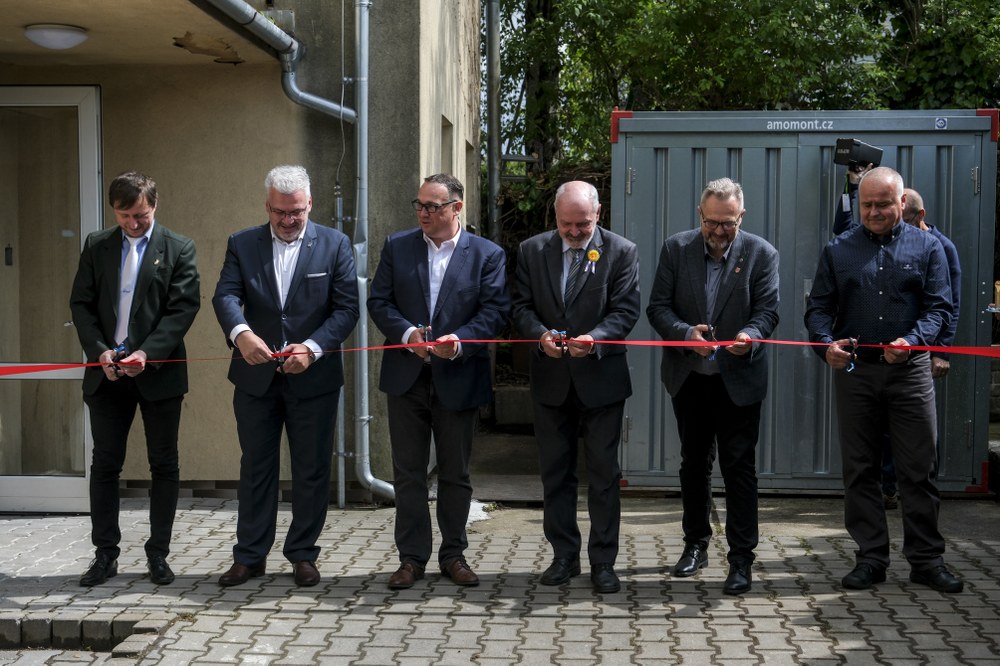Slavnostního přestřižení pásky se zúčastnil rovněž ostravský primátor Jan Dohnal. Foto: Adolf Horsinka