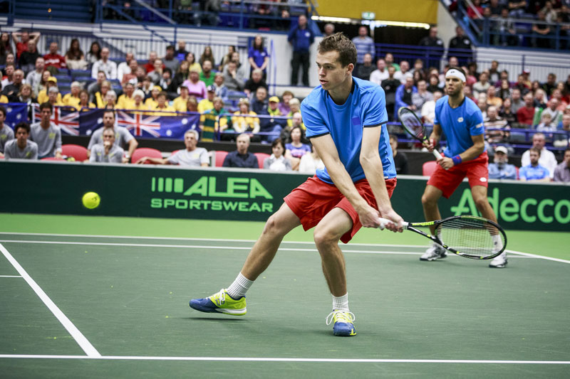 Pavlásek (u sítě) a Veselý podali výborný výkon.