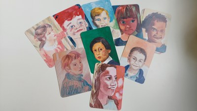 Klienti si vyberou osobu, která je jejich rozpoložení nejblíže, a jejím popisem pak lépe vyjádří své pocity. Foto: Iva Sokolovská 