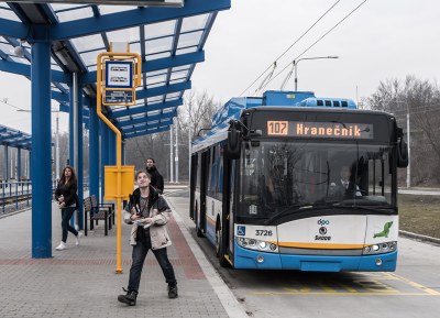 Na Hranečník už zajíždí i trolejbusy. Foto: L. Kaboň