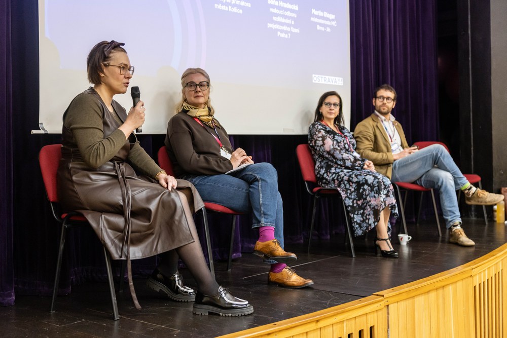 Andrea Hoffmannová jako náměstkyně primátora na odborné konferenci Desegregace ve vzdělávání. Ilustrační foto. Autor: Jiří Zerzoň