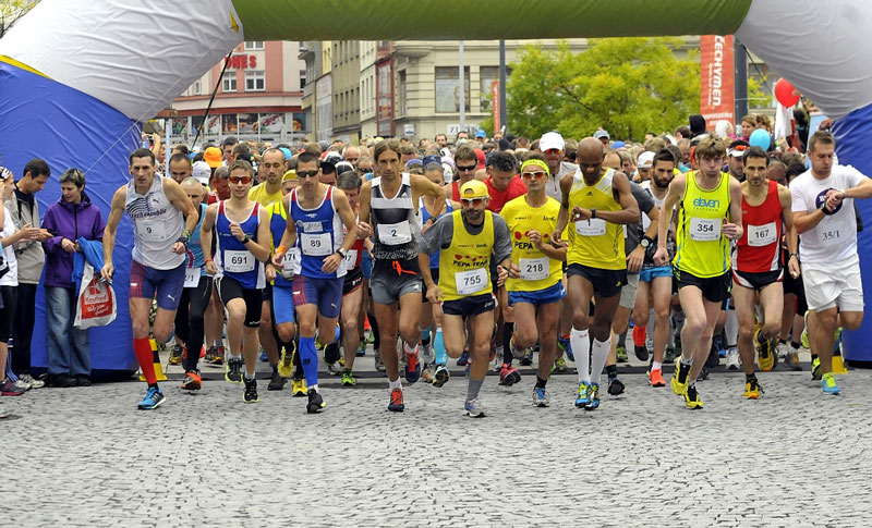 Start 53. Ostravského maratonu na Masarykově náměstí. Foto: J. Urban