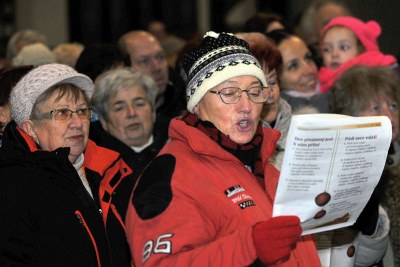 Vánoce, Vánoce přicházejí…se neslo Trojhalím na Karolině. Foto: J. Urban