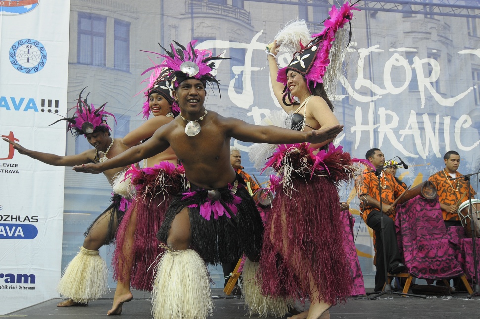 ...dokonce až z dalekých Cookových ostrovů