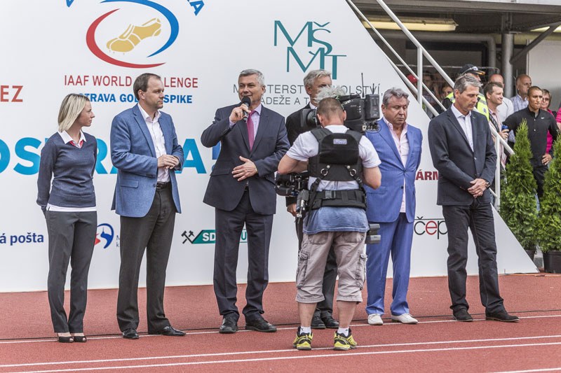 Primátor P. Kajnar zahajuje 53. Zlatou tretru.