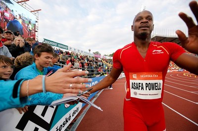 FOTO: Asafa Powell zvítězil s časem 10,06. Snímek: Jiří Zerzoň
