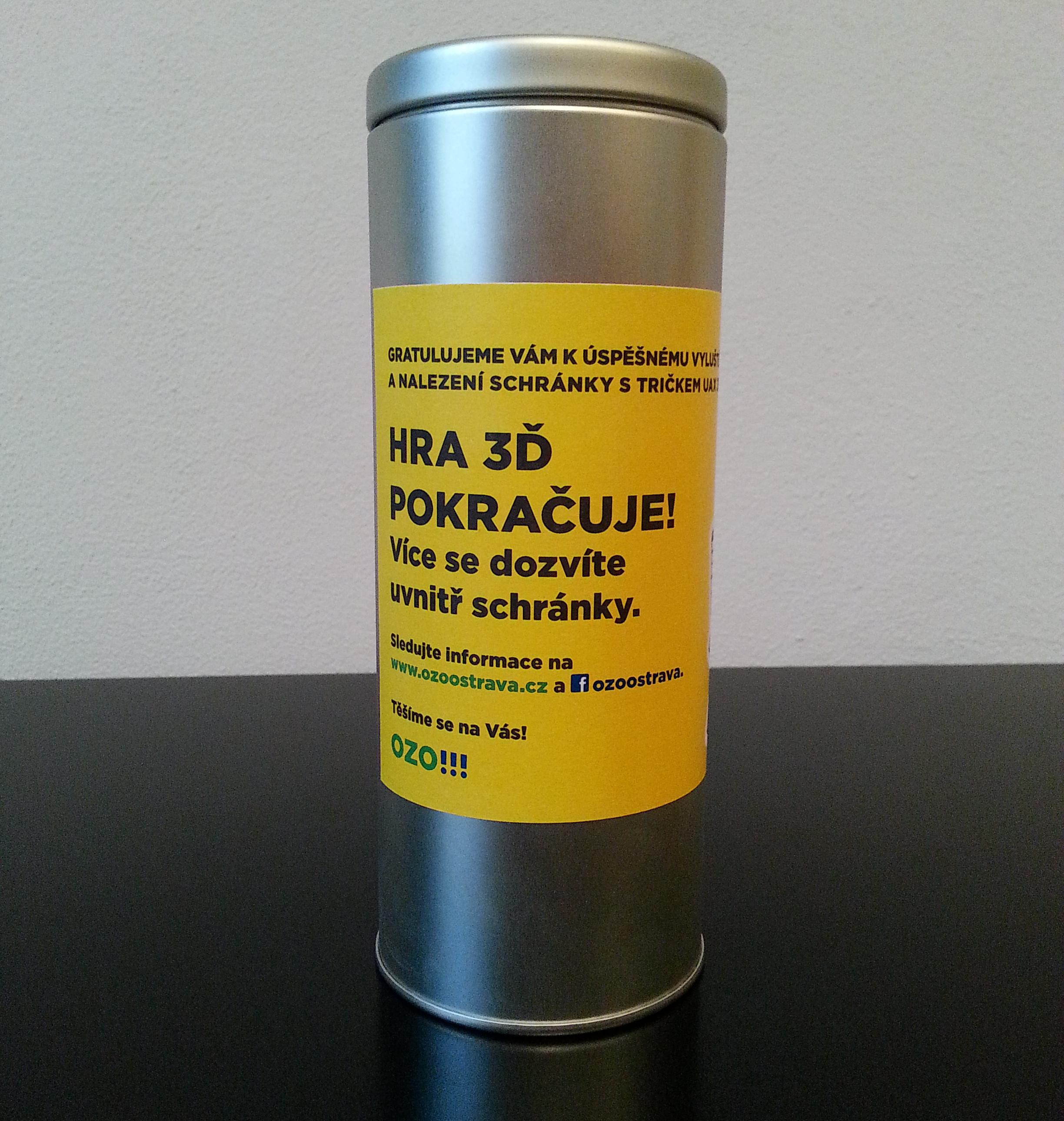 Tajná schránka ukrývající tričko.