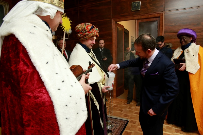 Peněžním darem přispěl do sbírky i primátor Tomáš Macura.