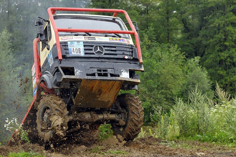 Truck trial ve Vřesině v extrémně těžkém terénu, dešti a blátě Truck trial ve Vřesině v extrémně těžkém terénu, dešti a blátě