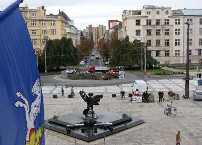 Práce na úpravě kruhového objezdu začaly již v sobotu 28. října. Foto: Bohuslav Krzyžanek