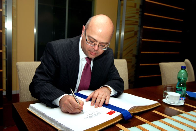 Tradiční podpis do Pamětní knihy