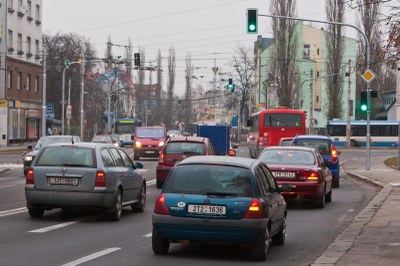 Uzavírka se dotkne i frekventované křižovatky ulic Nádražní a Mariánskohorské. Foto: archiv