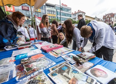 Na stáncích vám nabídnou informace o pracovních skupinách působících v rámci systému komunitního plánování sociálních služeb a souvisejících aktivit.  Foto: J. Zerzoň