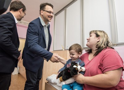 Jana Stoklasová s malým Matýskem si nečekanou návštěvu užívali. Foto: L. Kaboň