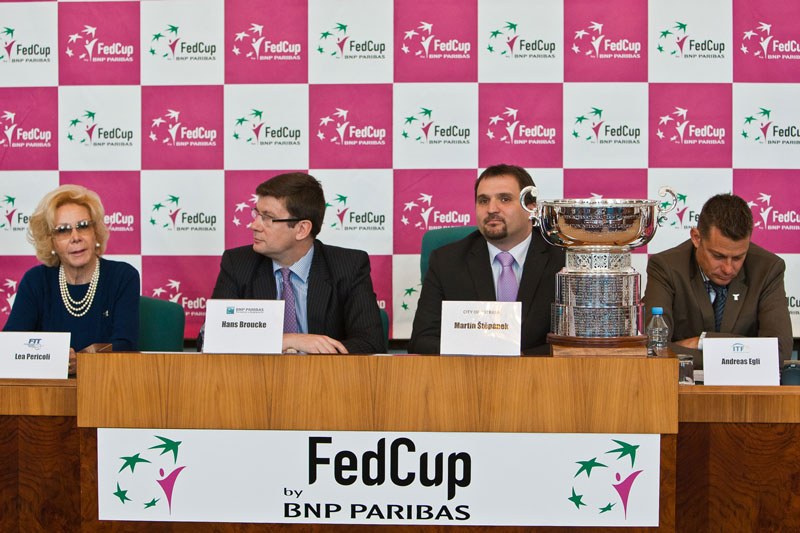 V Nové radnici rozlosováno semifinále Fed Cupu Česko-Itálie V Nové radnici rozlosováno semifinále Fed Cupu Česko-Itálie
