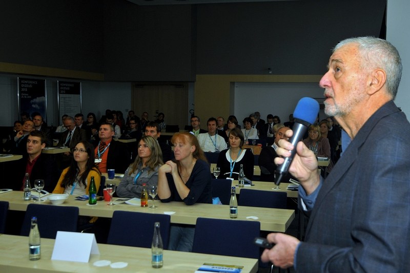 Zaslouženou pozornost vzbudila přednáška Františka Koukolíka