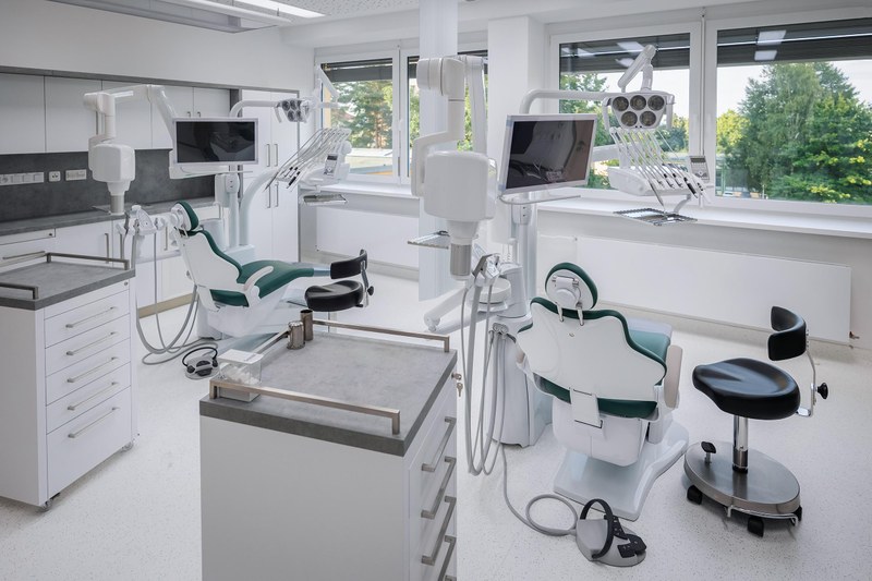 Nová moderně vybavená ordinace se dvěma křesly