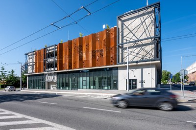 Multifunkční parkovací dům u Městské nemocnice Ostrava. Foto: Lukáš Kaboň