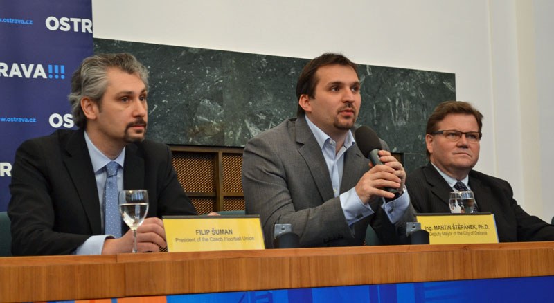 Náměstek primátora M. Štěpánek vítá hosty losování