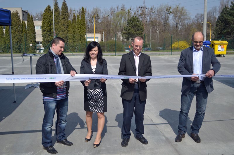 Je otevřeno! Zleva A. Boháč, Š. Tekielová, P. Valerián, K. Belda