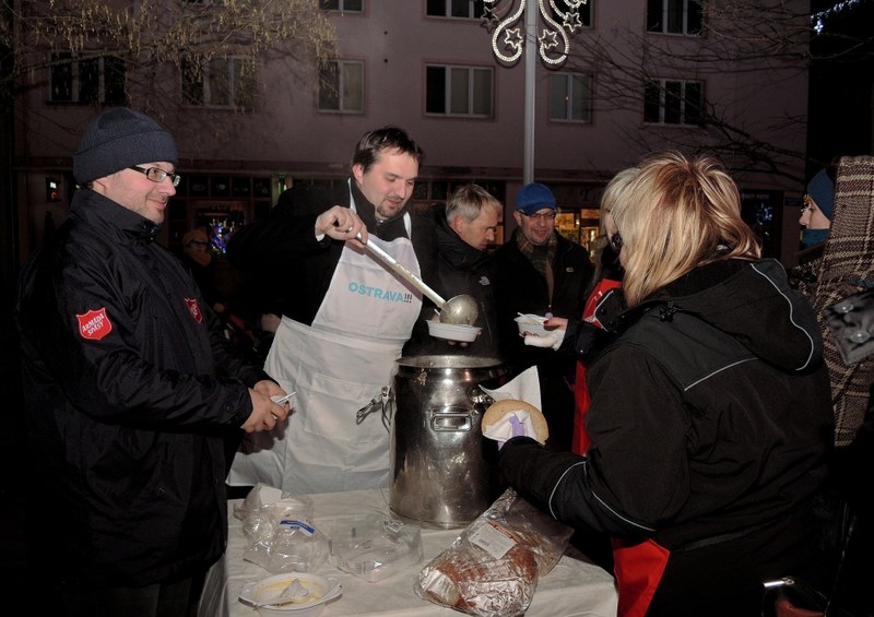 Polévku naléval i náměstek primátora Martin Štěpánek.