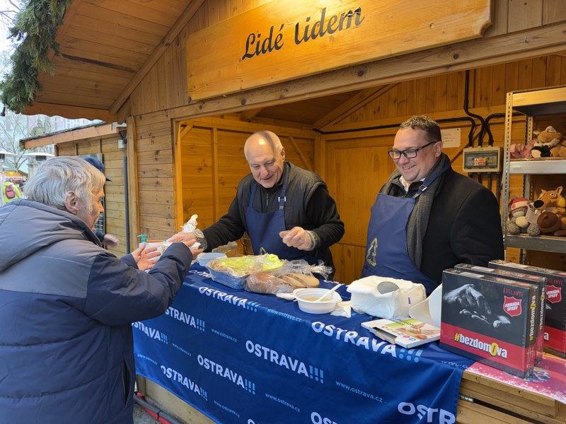 Vánoční polévka zahřála i u srdce