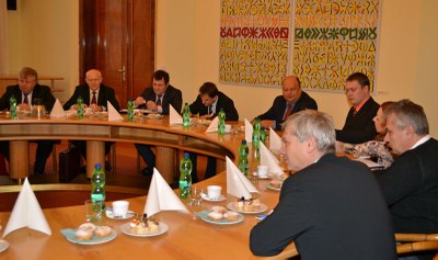 P. Kajnar a D. Madej při jednání se šéfy velkých ostravských průmyslových firem. 