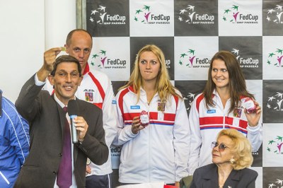 Rozhodčí A. Jarrett při losu v Nové radnici. Foto: J. Zerzoň