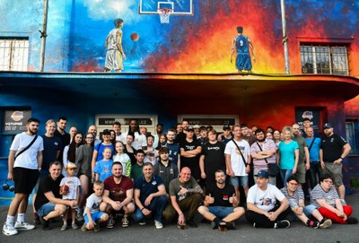 Před halou basketbalového klubu NH Ostrava. Foto: Zuzana Krišicová