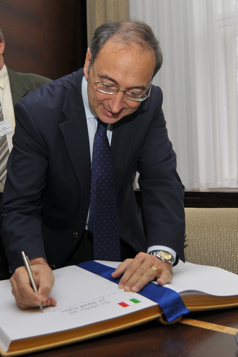 Podpis do pamětní knihy města