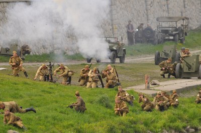 Před pěti lety provázel oslavy 70. výročí osvobození nabitý program plný vojenských ukázek a techniky. Foto: Jiří Urban