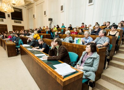Účastníci semináře zaplnili sál zastupitelstva. Foto: J. Zerzoň