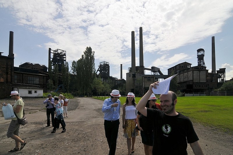Vrcholí přípravy areálu v Dolní oblasti na Colours of Ostrava Vrcholí přípravy areálu v Dolní oblasti na Colours of Ostrava