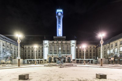 Vánoční výzdoba radnice a Prokešova náměstí v loňském roce. Foto: Lukáš Kaboň