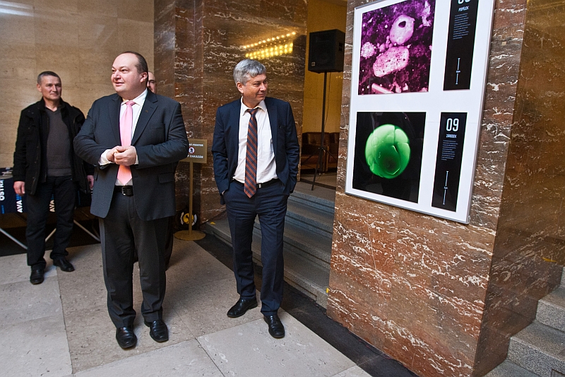 Primátor P. Kajnar a J. Bílek ze ZÚ na vernisáži