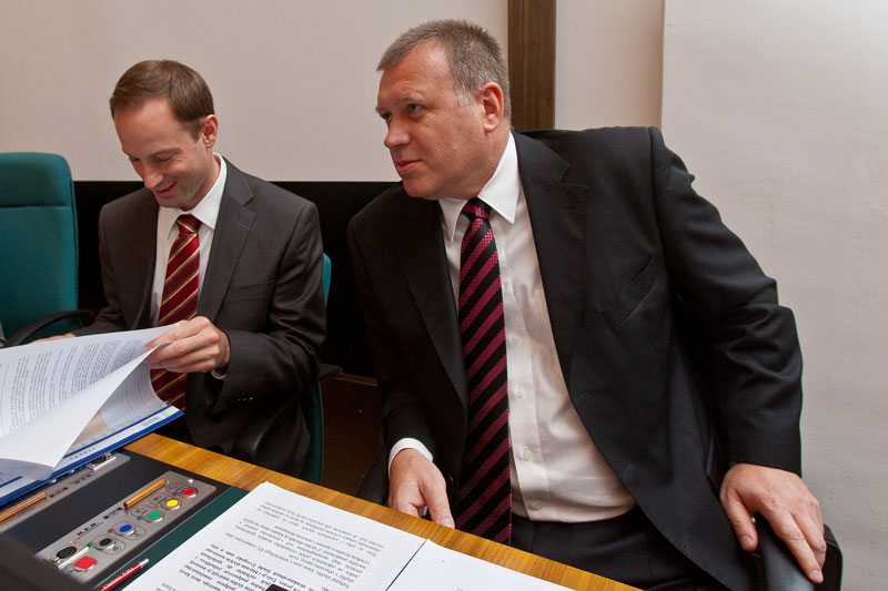 Na snímku Daniel Braun (vlevo) a Vladimír Šiška na konferenci v ostravské radnici. Snímky na stránce: Jiří Zerzoň