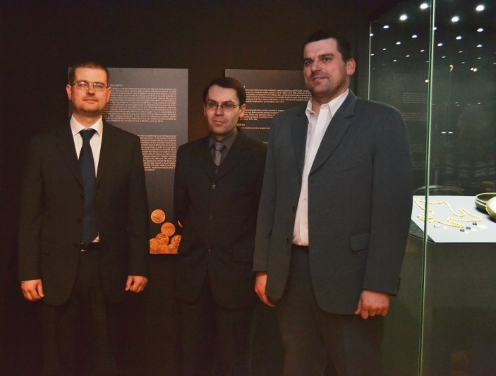Zleva: kurátoři výstavy Branislav Panis, Roman Bertha a autor výstavy Marek Budaj