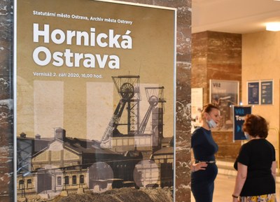 Zájemci o hornictví si mohou výstavu prohlédnout ve foyer Nové radnice. Foto: René Stejskal