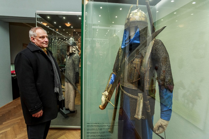 Náměstek primátora Z. Pražák na vernisáži. 