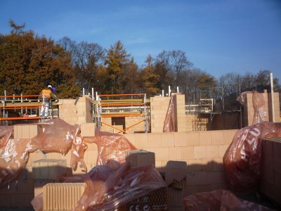 Aktuální fotografie ze stavby jsou ze 17. listopadu