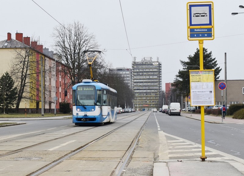 Výstavba moderní tramvajově trati v Pavlovově ulici začíná Výstavba moderní tramvajově trati v Pavlovově ulici začíná